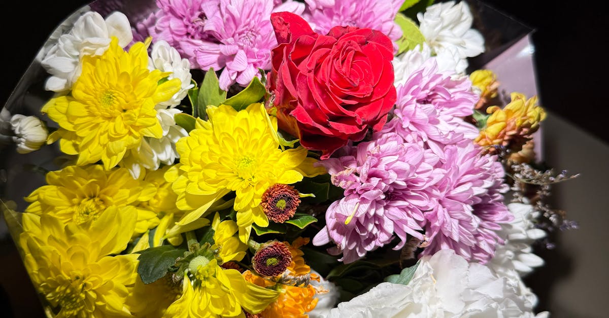 Designing Floral Arrangements that Enhance Office Atmosphere