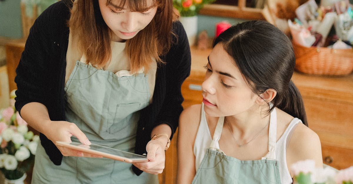 How to Coordinate Groomsmen Boutonnieres with Wedding Colours
