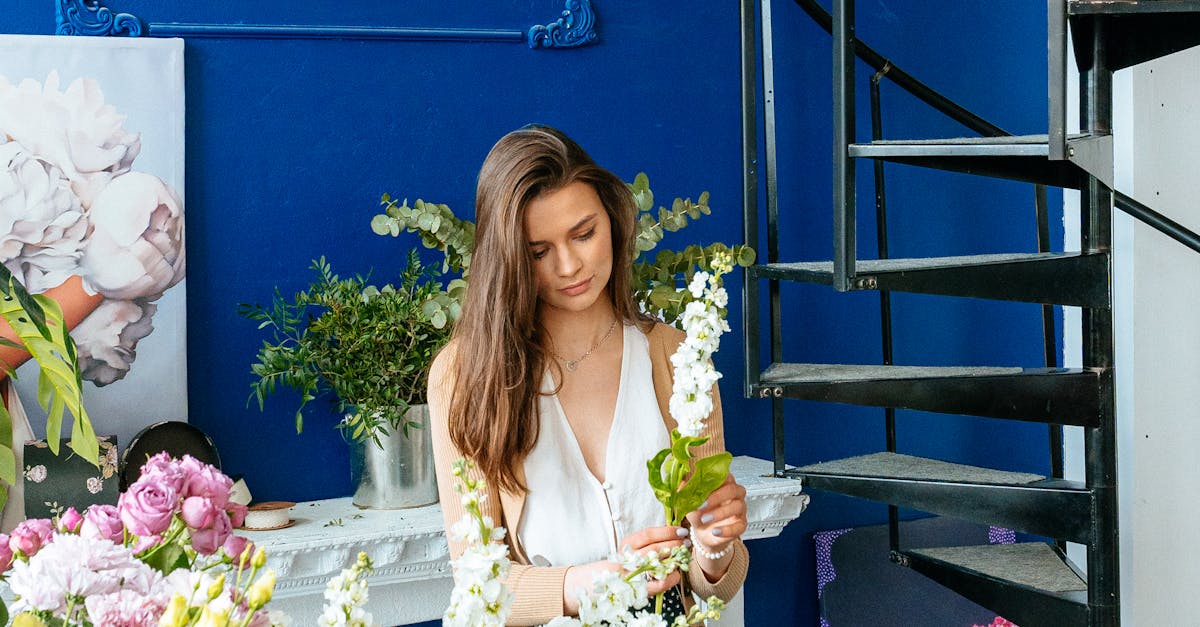 Incorporating Local Flora in Your Ceremony Décor