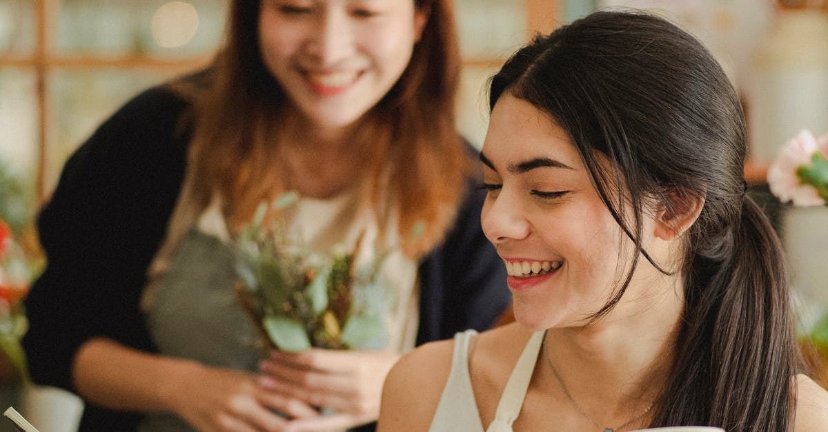 Modern Minimalist Bouquets: Less is More