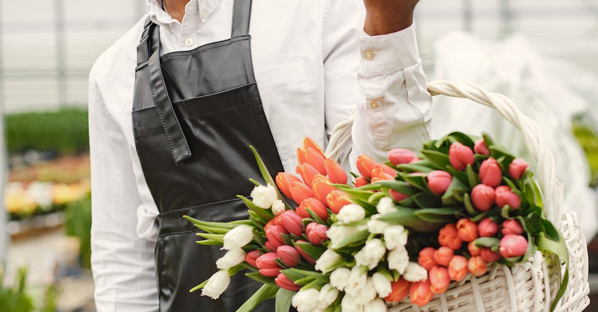 Seasonal Flower Choices for Stunning Wedding Reception Displays